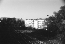 [Jelenia G&oacute;ra - tory kolejowe przy ulicy Drzymały] [Dokument ikonograficzny]