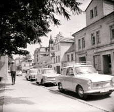 Plac Piastowski w Cieplicach (fot. 1) [Dokument ikonograficzny]