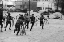 Przełajowe Grand Prix Jeleniej Góry o Puchar Przewodniczącego WKKFIT we Wrocławiu i o Puchar Dyrektora OSTIW w Jeleniej Górze (fot. 3) [Dokument ikonograficzny]