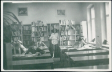 Czytelnia WBP w Jeleniej G&oacute;rze (fot. 2) [Dokument ikonograficzny]