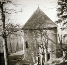 [Sosn&oacute;wka - kaplica Św. Anny] (fot. 2) [Dokument ikonograficzny]