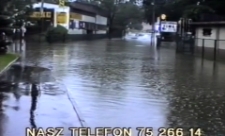 Archiwalia 2017 : wielkie powodzie w Jeleniej Górze - część 2 [Film]