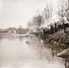 [Wojanów Bobrów : topienie Marzanny ] (fot. 4) [Dokument ikonograficzny]