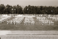 [Jelenia Góra - Pokazy na stadionie miejskim] (fot. 1) [Dokument ikonograficzny]