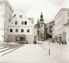 Plac Piastowski w Cieplicach (fot. 5) [Dokument ikonograficzny]