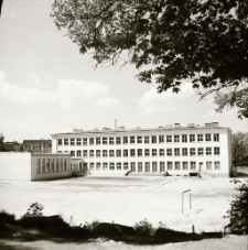 Jelenia G&oacute;ra : Szkoła Podstawowa nr 13 (fot. 1) [Dokument ikonograficzny]