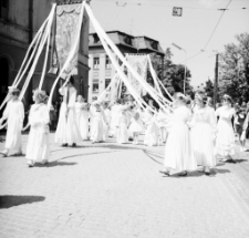 Jelenia Góra - Cieplice : procesja (fot.2) [Dokument ikonograficzny]