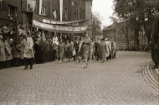 [Jelenia Góra : pochód pierwszomajowy] (fot. 11) [Dokument ikonograficzny]