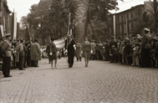 [Jelenia G&oacute;ra : poch&oacute;d pierwszomajowy] (fot. 17) [Dokument ikonograficzny]