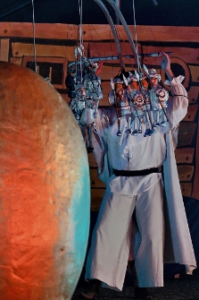 Teatr Klinika Lalek – Kosmiczna podróż Guliwera (fot. 10) [Dokument ikonograficzny]