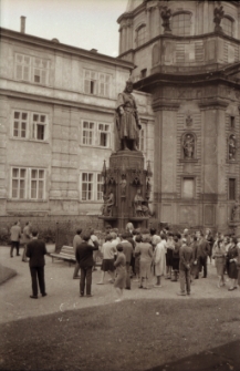 Praga : pomnik Karola IV (fot. 1) [Dokument ikonograficzny]