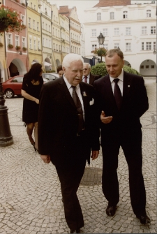 [Ryszard Kaczorowski w Jeleniej Górze] (fot. 2) [Dokument ikonograficzny]