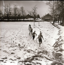 [Przełajowe Grand Prix Jeleniej Góry o Puchar Przewodniczącego WKKFIT we Wrocławiu i o Puchar Dyrektora OSTIW w Jeleniej Górze] (fot. 17) [Dokument ikonograficzny]
