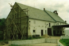 Fragment zabudowania przy Pałacu w Sokołowcu [Dokument ikonograficzny]