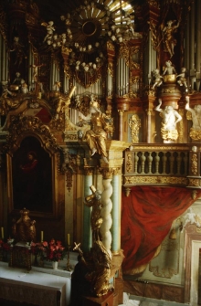 Wnętrze Bazyliki św. Erazma i Pankracego (fot. 3) [Dokument ikonograficzny]