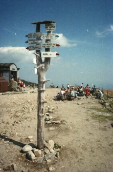 Oznakowanie szlaków (fot. 2) [Dokument ikonograficzny]