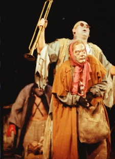 Spektakl w Teatrze im. Cypriana Kamila Norwida - Ślady (fot. 3) [Dokument ikonograficzny]