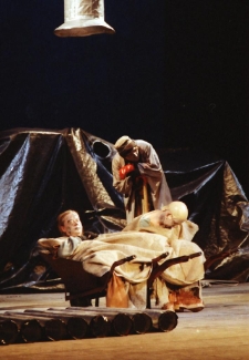 Spektakl w Teatrze im. Cypriana Kamila Norwida - Ślady (fot. 4) [Dokument ikonograficzny]