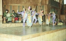 Występ malezyjskiego zespołu "Astana" w Świeradowie Zdroju (fot. 1) [Dokument ikonograficzny]