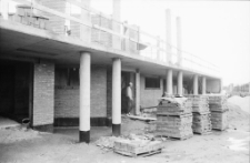 Budowa kaplicy na cmentarzu komunalnym (fot. 1) [Dokument ikonograficzny]