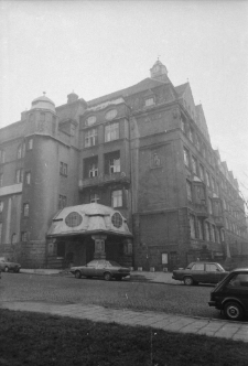 Jelenia G&oacute;ra - budynek LO im S. Żeromskiego [Dokument ikonograficzny]