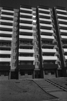 Jelenia G&oacute;ra - Bloki przy ulicy Sygietyńskiego (fot. 2) [Dokument ikonograficzny]