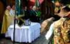 Ceremonia poświęcenia nowego sztandaru Koła Łowieckiego "Darz Bór" z Jeleniej Góry 2 [Dokument ikonograficzny]