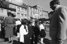 Rozpoczęcie roku szkolnego w Janowicach Wielkich (fot. 2) [Dokument ikonograficzny]