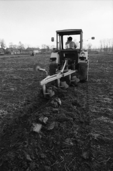 Makroregionalny konkurs w oraniu pola (fot. 1) [Dokument ikonograficzny]