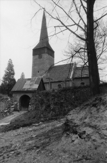 Kości&oacute;ł Rzymskokatolicki pw. św. Jadwigi w Chrośnicy [Dokument ikonograficzny]