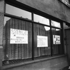 Jelenia G&oacute;ra - protest Związku Nauczycielstwa Polskiego (fot. 2) [Dokument ikonograficzny]