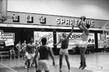 Mecz koszyk&oacute;wki JKS Spartakus - Resovia (fot. 5) [Dokument ikonograficzny]