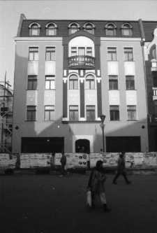 Jelenia G&oacute;ra - budynek przy ulicy 1 Maja [Dokument ikonograficzny]