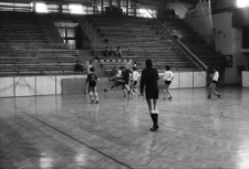 Turniej piłki ręcznej z okazji 68. Rocznicy Rewolucji Październikowej (fot. 1) [Dokument ikonograficzny]