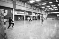 Turniej piłki ręcznej z okazji 68. Rocznicy Rewolucji Październikowej (fot. 3) [Dokument ikonograficzny]