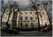 W krzywym zwierciadle : Teatr C.K. Norwida w Jeleniej Górze [Dokument ikonograficzny]