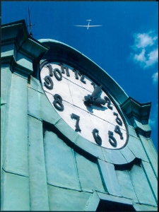 Zegar z bliska [Dokument ikonograficzny]