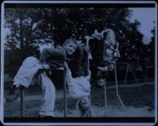 Młodzi Jeleniogórzanie na rentgenie [2] [Dokument ikonograficzny]