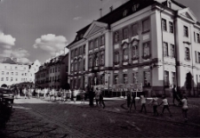 Godzina z życia miasta [1] [Dokument ikonograficzny]