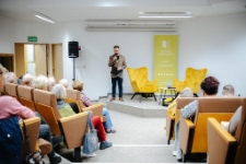 Spotkanie autorskie z Mają Wesołowską (fot. 4) [Dokument ikonograficzny]