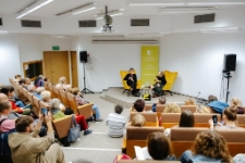 Spotkanie autorskie z Mają Wesołowską (fot. 8) [Dokument ikonograficzny]