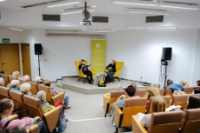 Spotkanie autorskie z Mają Wesołowską (fot. 12) [Dokument ikonograficzny]