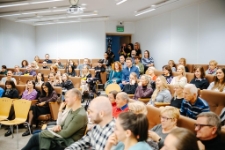 Spotkanie autorskie z Michałem Śmielakiem (fot. 11) [Dokument ikonograficzny]