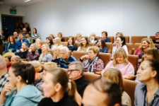 Spotkanie autorskie z Michałem Śmielakiem (fot. 12) [Dokument ikonograficzny]