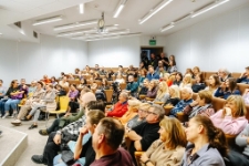 Spotkanie autorskie z Michałem Śmielakiem (fot. 23) [Dokument ikonograficzny]