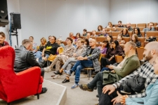 Spotkanie autorskie z Michałem Śmielakiem (fot. 33) [Dokument ikonograficzny]