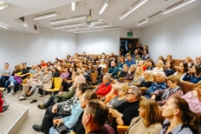 Spotkanie autorskie z Michałem Śmielakiem (fot. 36) [Dokument ikonograficzny]