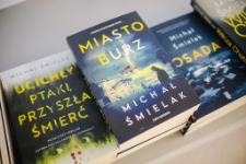 Spotkanie autorskie z Michałem Śmielakiem (fot. 48) [Dokument ikonograficzny]