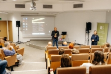 Warsztaty i zajęcia ze służbami mundurowymi (fot. 1) [Dokument ikonograficzny]