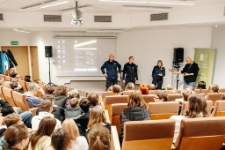 Warsztaty i zajęcia ze służbami mundurowymi (fot. 3) [Dokument ikonograficzny]